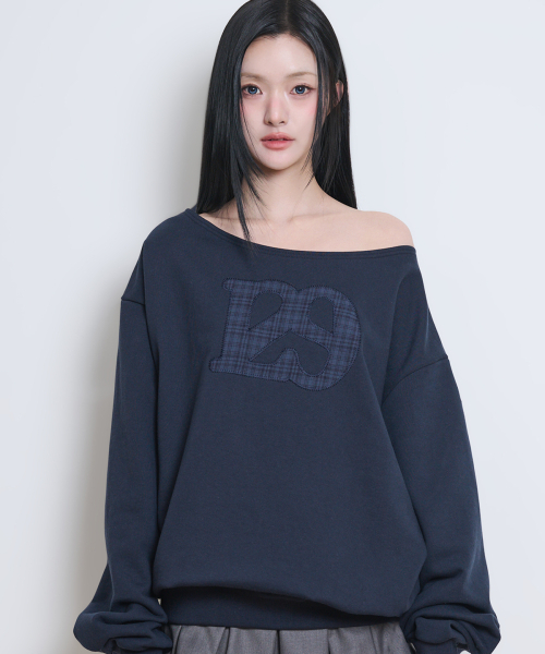 ILLIGO（イリゴ）の「129 ロゴパッチボートネックスウェット ネイビー（スウェット・レディース・その他・SMALL/MEDIUM）」の4枚目の写真