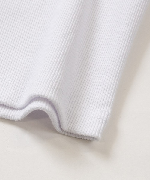 JOHN'S CLOSET(ジョンズクローゼット)の「【13】ワンポイントクロス ジャストフィットVネックTシャツ(Tシャツ/カットソー・メンズ・ホワイト/ブラック・SMALL/LARGE/MEDIUM)」の5枚目の写真