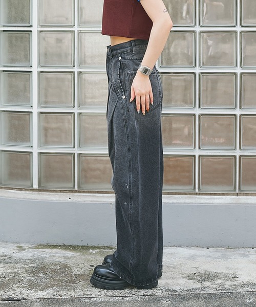 CONZ(コンズ)の「dark wash curved denim(デニムパンツ・レディース・ブラック/インディゴブルー・3/2/1)」の3枚目の写真