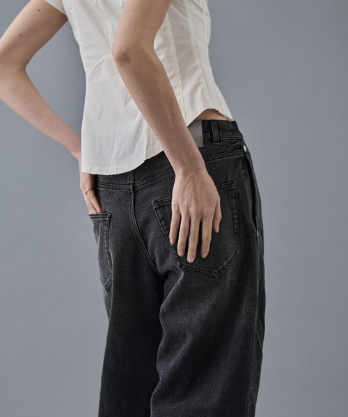 CONZ(コンズ)の「dark wash curved denim(デニムパンツ・レディース・ブラック/インディゴブルー・3/2/1)」の17枚目の写真