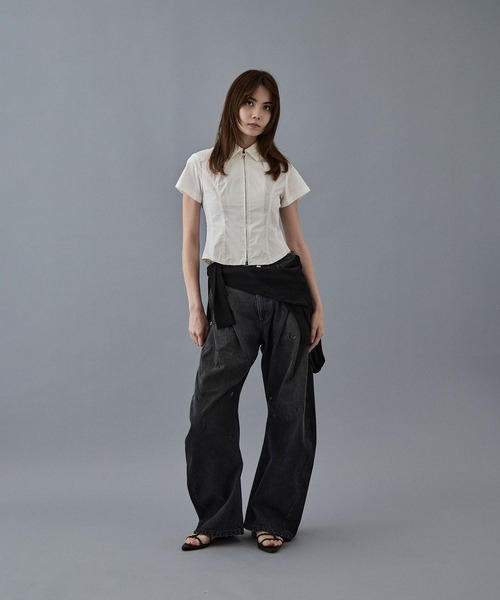 CONZ(コンズ)の「dark wash curved denim(デニムパンツ・レディース・ブラック/インディゴブルー・3/2/1)」の13枚目の写真