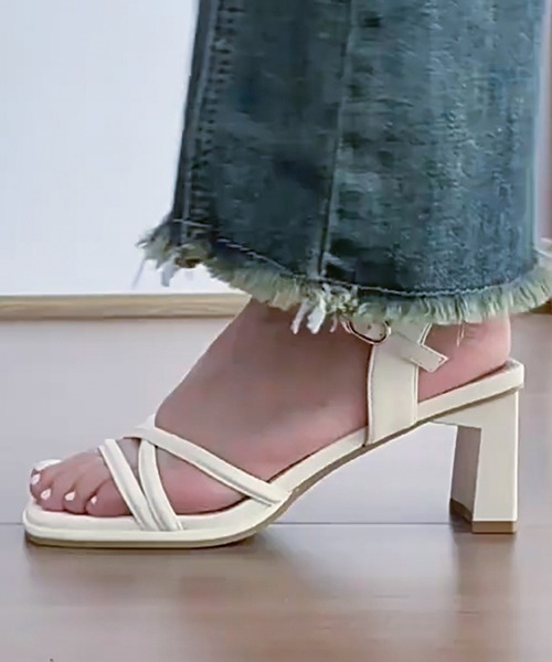 Lace Ladies(レースレディース)の「スクエアトゥ ナロー ストラップ ハイヒール サンダル(サンダル・レディース・ブラウン/アイボリー/ブラック・25cm/24.5cm/24cm/23.5cm/23cm/22.5cm)」の4枚目の写真