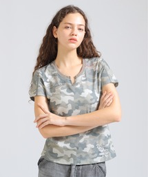 《直営店限定》KEY NECK EMBROIDERY T-SHIRT
