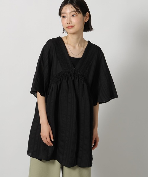LAKOLE（ラコレ）の「2WAYシャーリングチュニック / 667924（その他トップス・レディース・ブルー/ホワイト/ブラック・FREE）」の2枚目の写真