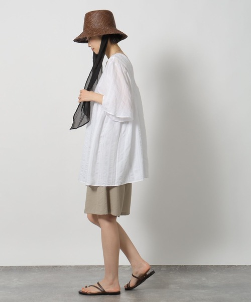 LAKOLE（ラコレ）の「2WAYシャーリングチュニック / 667924（その他トップス・レディース・ブルー/ホワイト/ブラック・FREE）」の5枚目の写真
