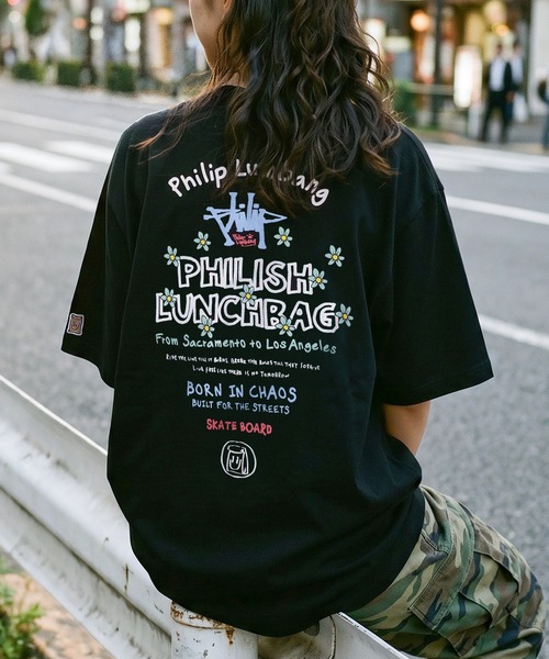 Philip Lumbang(フィリップランバン)の「【75】【Philip Lumbang/フィリップ・ランバン】 リラックスフィット グラフィックデザイン バックプリント クルーネックTシャツ ユニセックス(Tシャツ/カットソー・レディース・ブルー系3/グリーン系2/ホワイト系2/ホワイト系1/グリーン系1/ベージュ系3/ベージュ系1/ブルー系1/ブラック系2/ホワイト系3/ブルー系2/グリーン系3/ベージュ系2/ブラック系3/ブラック系1・M/XL/L)」の7枚目の写真
