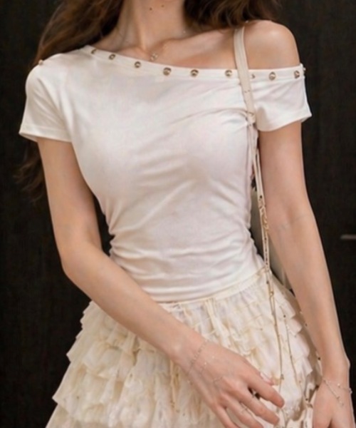 Teem Store(チームストア)の「【4色展開】ビジュー付き オフショルダートップス(Tシャツ/カットソー・レディース・ダークブルー/グレー/ホワイト・F)」の1枚目の写真