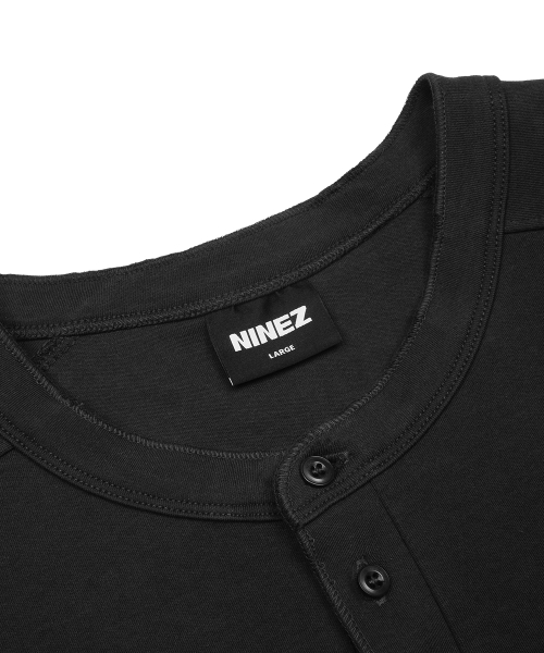 NINEZ(ナインゼット)の「コットンスパン切り替えヘンリーネックマッスルフィットTシャツ(2カラー)(Tシャツ/カットソー・メンズ・ブラック/チャコール・2XL/MEDIUM/LARGE/X-LARGE)」の10枚目の写真