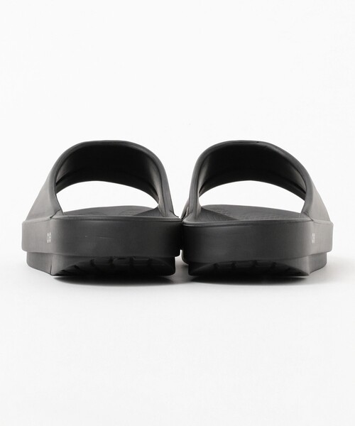 BEAMS HEART(ビームスハート)の「OOFOS / OOahh (26〜28cm)(サンダル・メンズ・チャコールグレー/ブラック・28.0cm/27.0cm/26.0cm)」の3枚目の写真