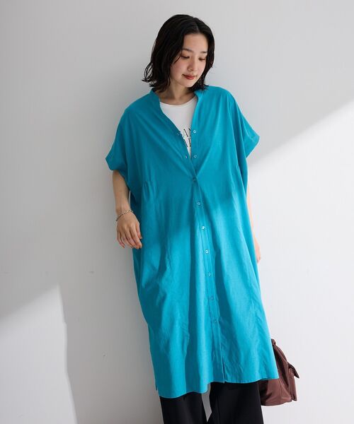 Green Parks(グリーンパークス)の「半袖シアースキッパーシャツワンピース(シャツワンピース・レディース・ブラック/ブラウン/オフホワイト/ブルー・FREE)」の4枚目の写真