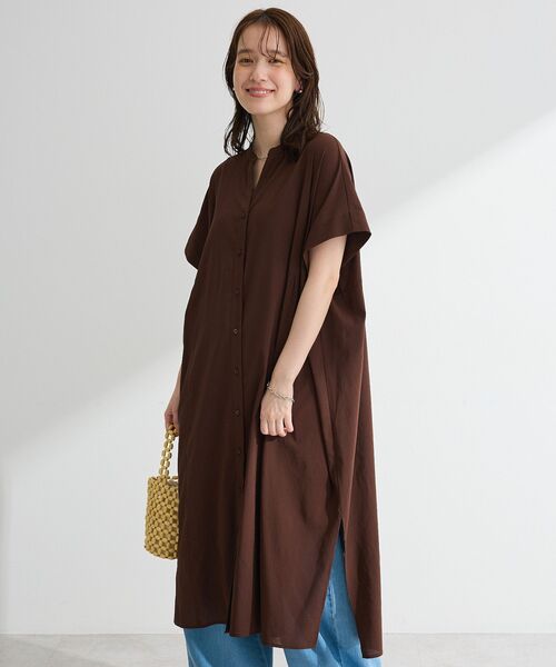 Green Parks(グリーンパークス)の「半袖シアースキッパーシャツワンピース(シャツワンピース・レディース・ブラック/ブラウン/オフホワイト/ブルー・FREE)」の10枚目の写真