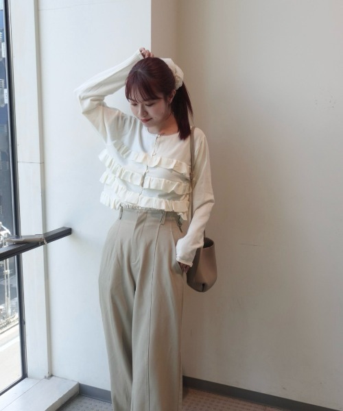 ZOZOMARKET by ねっしー.（ゾゾマーケットバイネッシー）の「【インフルエンサー ねっしー.セレクト】ティアードフリルニットカーデ＆2WAYビスチェアンサンブル（カーディガン/ボレロ・レディース・アイボリー/ブラック・FREE）」の9枚目の写真
