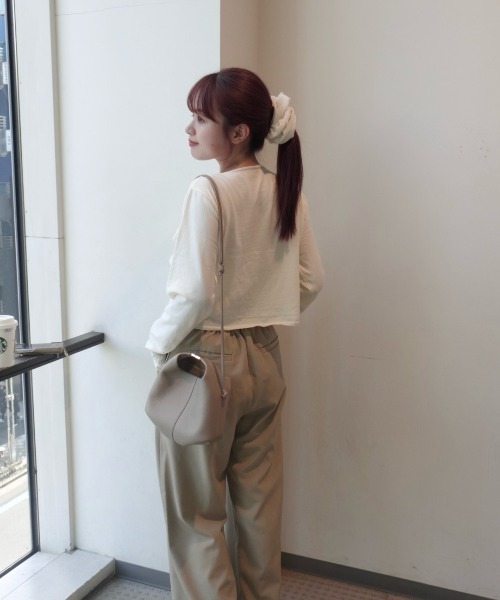 ZOZOMARKET by ねっしー.（ゾゾマーケットバイネッシー）の「【インフルエンサー ねっしー.セレクト】ティアードフリルニットカーデ＆2WAYビスチェアンサンブル（カーディガン/ボレロ・レディース・アイボリー/ブラック・FREE）」の10枚目の写真