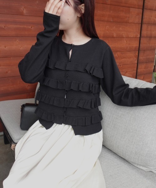 ZOZOMARKET by ねっしー.（ゾゾマーケットバイネッシー）の「【インフルエンサー ねっしー.セレクト】ティアードフリルニットカーデ＆2WAYビスチェアンサンブル（カーディガン/ボレロ・レディース・アイボリー/ブラック・FREE）」の22枚目の写真