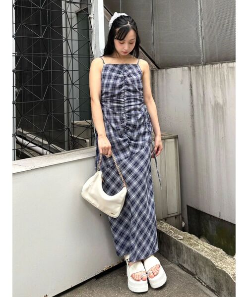 CALNAMUR(カルナムール)の「カットアウトギャザーキャミワンピース(ワンピース・レディース・ホワイト/その他1・FREE)」の18枚目の写真
