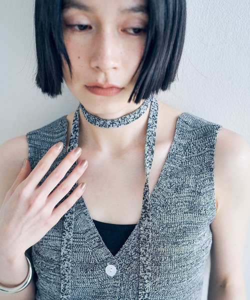 Obis&(オビスアンド)の「【リボンタイ付き】マルチWay Vネック サマーニットベスト(ベスト・レディース・ライトグリーン/チャコール/ベージュ・FREE)」の8枚目の写真