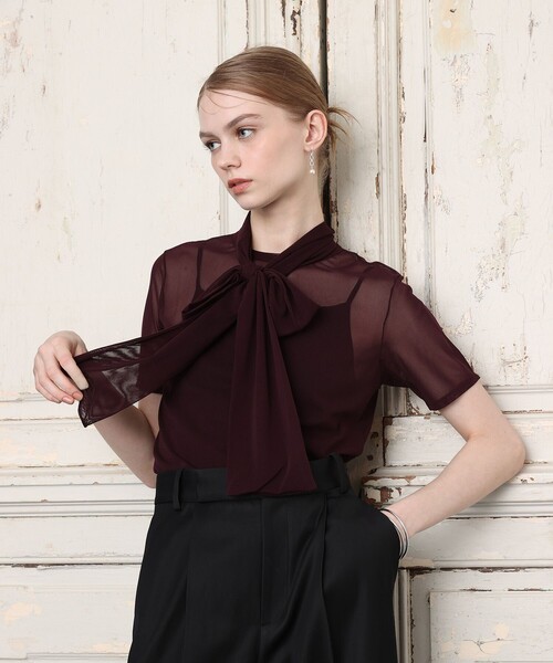 LOULOU WILLOUGHBY(ルルウィルビー)の「【LOULOU WILLOUGHBY】ボウタイツキチュールトップス(Tシャツ/カットソー・レディース・ボルドー/オフホワイト/ブラック・2)」の1枚目の写真