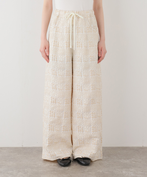 IENA LA BOUCLE(イエナラブークル)の「IENA LA BOUCLE フラワーJQストリングパンツ(その他パンツ・レディース・ベージュ・38/36)」の8枚目の写真