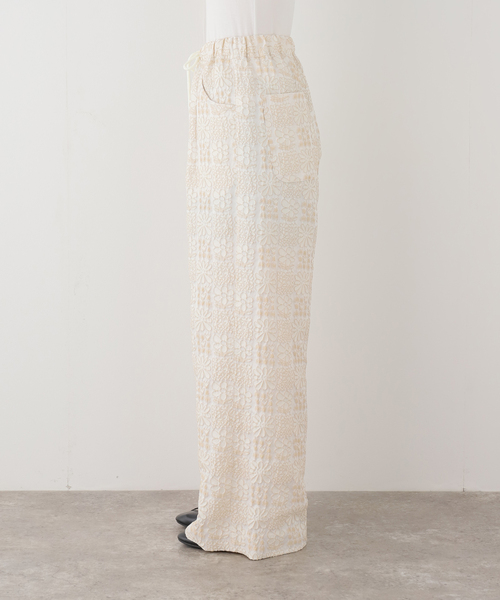 IENA LA BOUCLE(イエナラブークル)の「IENA LA BOUCLE フラワーJQストリングパンツ(その他パンツ・レディース・ベージュ・38/36)」の9枚目の写真