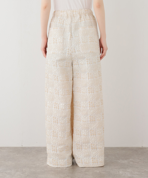 IENA LA BOUCLE(イエナラブークル)の「IENA LA BOUCLE フラワーJQストリングパンツ(その他パンツ・レディース・ベージュ・38/36)」の10枚目の写真