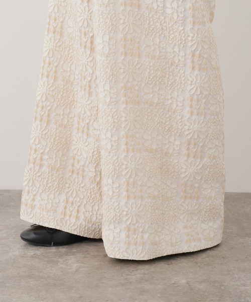 IENA LA BOUCLE(イエナラブークル)の「IENA LA BOUCLE フラワーJQストリングパンツ(その他パンツ・レディース・ベージュ・38/36)」の13枚目の写真