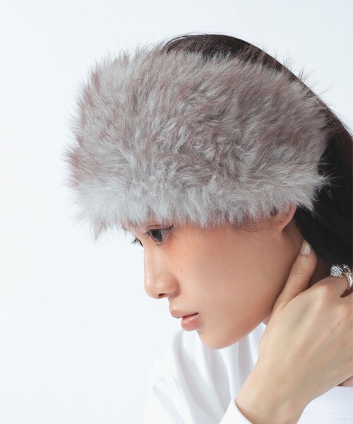 Ray BEAMS(レイビームス)の「ファー ヘアバンド(その他ヘアアクセサリー・レディース・ホワイト/ダークブラウン・ONE SIZE)」の4枚目の写真