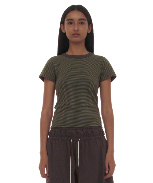 PARTIMENTO WOMEN(パルティメントウィメン)の「PWC ストライプ90sベイビーTシャツ_9カラー(Tシャツ/カットソー・レディース・アイボリー/ライトブルー/カーキ/オリーブ/チャコール/バーガンディー/ブラウン/グレー/ブラック・SMALL/MEDIUM/LARGE)」の13枚目の写真
