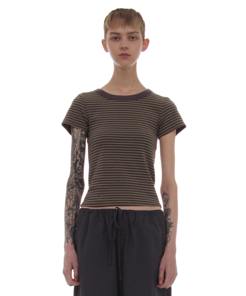 PARTIMENTO WOMEN(パルティメントウィメン)の「PWC ストライプ90sベイビーTシャツ_9カラー(Tシャツ/カットソー・レディース・アイボリー/ライトブルー/カーキ/オリーブ/チャコール/バーガンディー/ブラウン/グレー/ブラック・SMALL/MEDIUM/LARGE)」の15枚目の写真