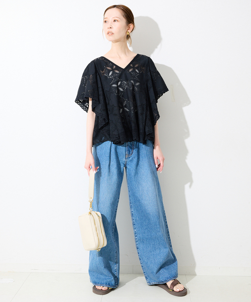 SLOBE IENA(スローブイエナ)の「《追加2》レースフリルVネックブラウス(シャツ/ブラウス・レディース・ブラック/アイボリー/ブラウン・FREE)」の12枚目の写真