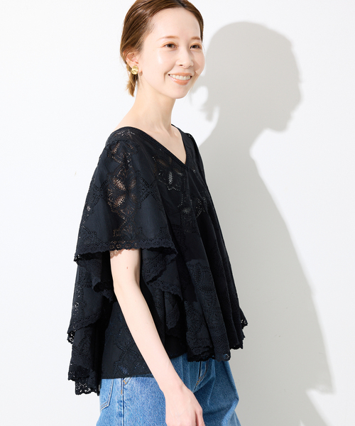 SLOBE IENA(スローブイエナ)の「《追加2》レースフリルVネックブラウス(シャツ/ブラウス・レディース・ブラック/アイボリー/ブラウン・FREE)」の16枚目の写真