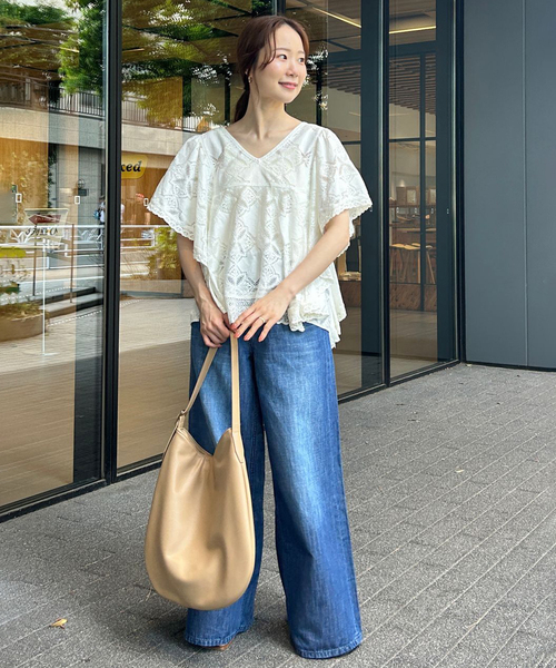SLOBE IENA(スローブイエナ)の「《追加2》レースフリルVネックブラウス(シャツ/ブラウス・レディース・ブラック/アイボリー/ブラウン・FREE)」の18枚目の写真