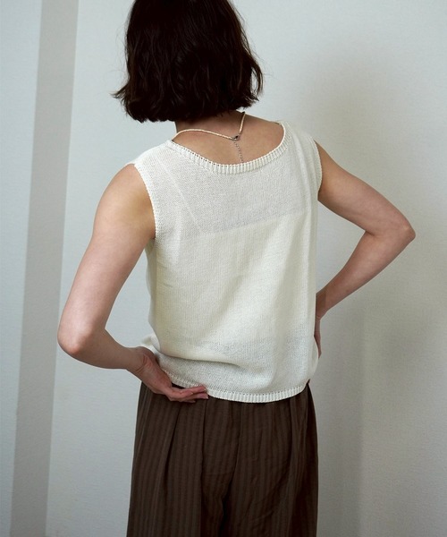 gossara(ゴサラ)の「【大人可愛いを叶える】ボートネックノースリニット(ニット/セーター・レディース・ホワイト/ブラック/ベージュ・FREE)」の12枚目の写真