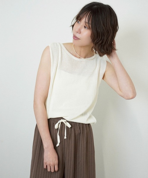 gossara(ゴサラ)の「【大人可愛いを叶える】ボートネックノースリニット(ニット/セーター・レディース・ホワイト/ブラック/ベージュ・FREE)」の10枚目の写真