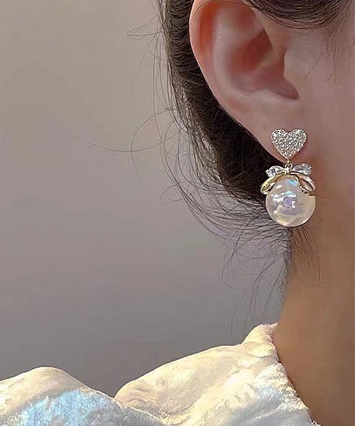 VIBGYOR（ヴィブジョー）の「ハートリボン＆パール風ピアス/両耳用//レディース(T3)（ピアス（両耳用）・レディース・ゴールド・FREE）」の3枚目の写真