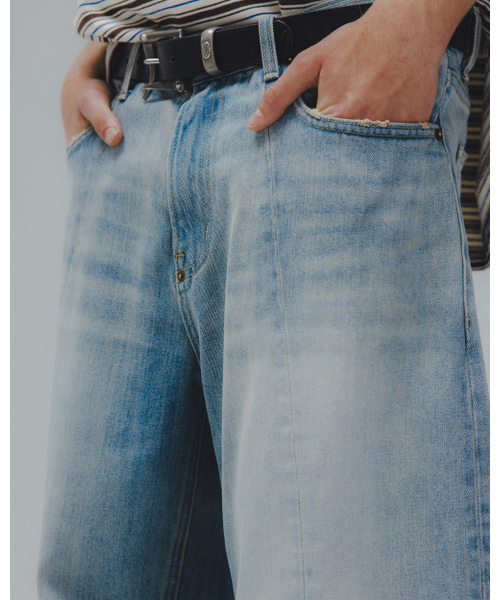 ANGLAN(アングラン)の「Panelled Barrel Denim Pants - Washed Blue(デニムパンツ・メンズ・その他・1/2)」の3枚目の写真