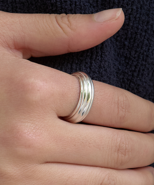 BYWEEKEND（バイウィーケンド）の「Tube ring（リング・レディース・シルバー・FREE）」の3枚目の写真