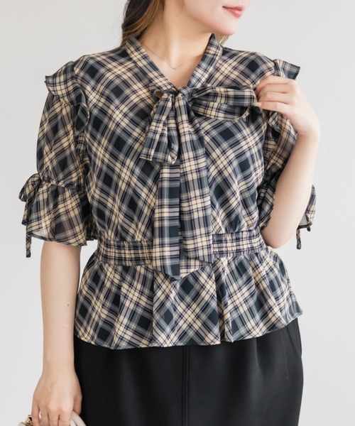 CLETTE(クレット)の「チェック柄リボンボウタイペプラムブラウス(シャツ/ブラウス・レディース・ネイビー/ブラック・LL/4L/3L)」の8枚目の写真