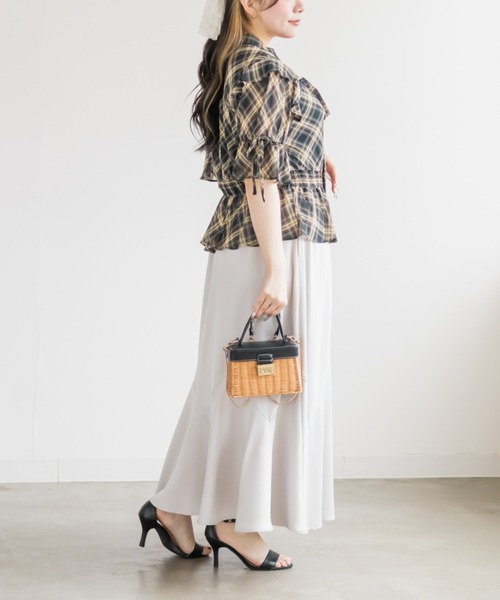 CLETTE(クレット)の「チェック柄リボンボウタイペプラムブラウス(シャツ/ブラウス・レディース・ネイビー/ブラック・LL/4L/3L)」の6枚目の写真