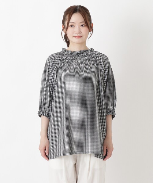 one'sterrace(ワンズテラス)の「シャーリング 半袖ブラウス(シャツ/ブラウス・レディース・その他/サックスブルー系8/ブラック系8・02)」の4枚目の写真
