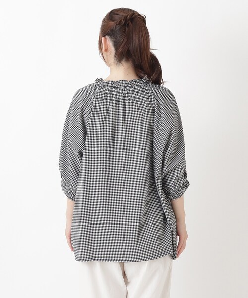 one'sterrace(ワンズテラス)の「シャーリング 半袖ブラウス(シャツ/ブラウス・レディース・その他/サックスブルー系8/ブラック系8・02)」の6枚目の写真