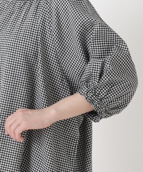 one'sterrace(ワンズテラス)の「シャーリング 半袖ブラウス(シャツ/ブラウス・レディース・その他/サックスブルー系8/ブラック系8・02)」の8枚目の写真