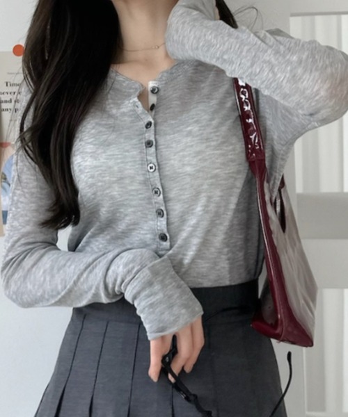 Ada.(エイダ)の「ヘンリーネック ベーシック ロングスリーブ カットソー(Tシャツ/カットソー・レディース・ホワイト/ブラック/ブラウン/杢グレー・FREE)」の17枚目の写真