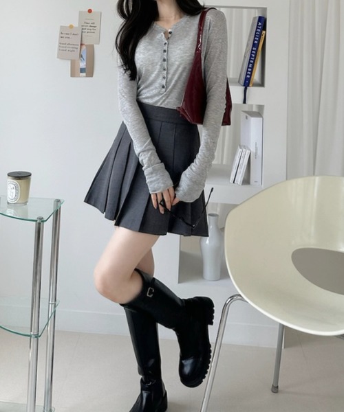 Ada.(エイダ)の「ヘンリーネック ベーシック ロングスリーブ カットソー(Tシャツ/カットソー・レディース・ホワイト/ブラック/ブラウン/杢グレー・FREE)」の22枚目の写真