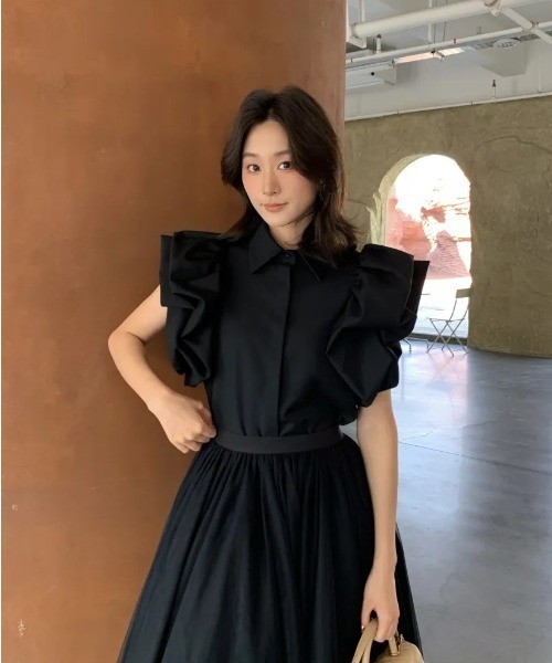 BIRTHDAY BASH(バースデイバッシュ)の「WHIP SLEEVE SHIRT TOPS(Tシャツ/カットソー・レディース・ブラック/ホワイト/ベージュ・FREE)」の2枚目の写真