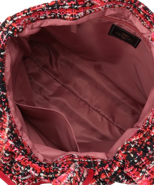 TOCCA(トッカ)の「COLOR OF WAVES BAG バッグ(トートバッグ・レディース・ブラック系/ブラック系5/ライトグレー系/ライトグレー系1/レッド系/ネイビー系・F)」の11枚目の写真