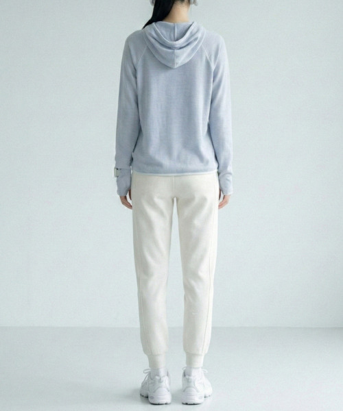 SLOUPLAY(スロープレイ)の「エアフレックススリムジョガーパンツ(2カラー)(スウェットパンツ・レディース・クリーム/ベージュ・SMALL/MEDIUM/LARGE)」の4枚目の写真