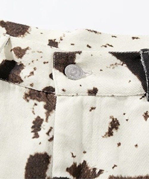 U:UME(ユーム)の「Vintage Cow Print Cropped Pants(その他パンツ・メンズ・アイボリー・SMALL/LARGE/MEDIUM/X-LARGE)」の3枚目の写真