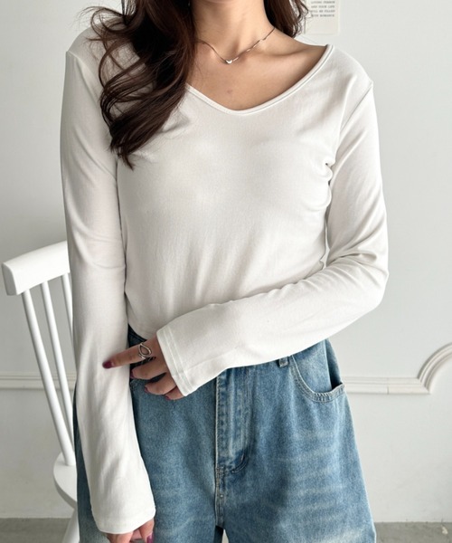CLEA(クレア)の「Vネック細見え長袖トップス(Tシャツ/カットソー・レディース・レッド/チャコールグレー/ブラウン/ホワイト/ブラック・FREE)」の10枚目の写真