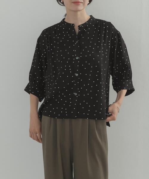 URBAN RESEARCH DOORS(アーバンリサーチドアーズ)の「楊柳ドット5分袖ブラウス(シャツ/ブラウス・レディース・チャコールグレー/ブラック/カーキ・FREE)」の10枚目の写真