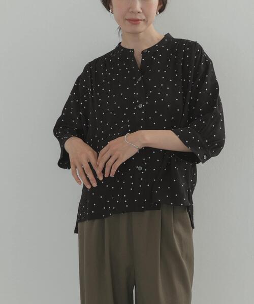 URBAN RESEARCH DOORS(アーバンリサーチドアーズ)の「楊柳ドット5分袖ブラウス(シャツ/ブラウス・レディース・チャコールグレー/ブラック/カーキ・FREE)」の9枚目の写真